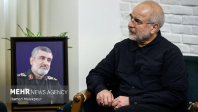 حضور رئیس مجلس در منزل شهیدان طهرانچی، شادمانی و حاجی‌زاده