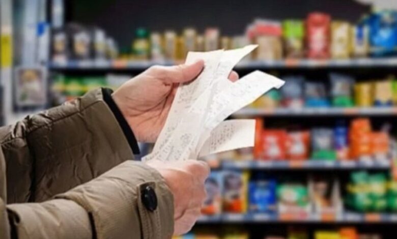 شوک قیمتها در سفره خانوار؛ سهم سبد مواد غذایی از حداقل حقوق افزایش یافت