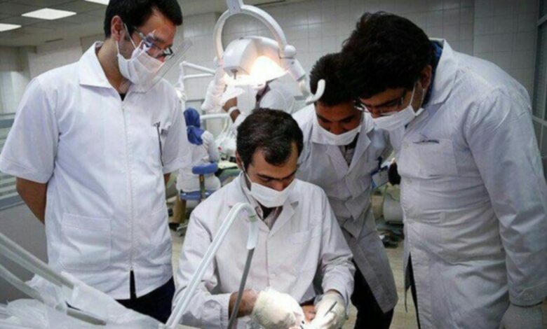 وزیر بهداشت: از ابتدای شهریور افزایش ۳۰ درصدی حقوق دستیاران پزشکی اجرایی می‌شود