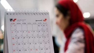چهارشنبه، پنجشنبه و جمعه تعطیل است، شنبه و یکشنبه هم در خارج تعطیل است؛ [فقط] دو روز را برای ارتباط با خارج داریم؛ این اقتصاد بر چه مبنایی باید حرکت کند؟/ بخش دولتی خیالش از درآمد و حقوق راحت است که می‌تواند تعطیل کند/خیلی از نیرو‌های متخصصی که حرفی برای گفتن دارند، ترجیح می‌دهند در داخل فعالیت نکنند/تورم و قطعی اینترنت و رکود بازار هم، باعث شده شرکت‌ها برای بقا، [نیروهایشان] را کم کنند