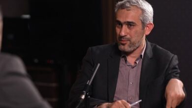 وزیر اقتصاد: اینکه بنگاه‌های ما الان دچار قطعی برق شده‌اند، قطعی آب و گاز دارند و یا احیاناً ممکن است در ماه‌های آتی اتّفاقاتی مشابه اتّفاقات سال گذشته بیفتد، می‌تواند رکود اقتصادی ایجاد کند / اگر فضای ذهنی مردم به سمت فضای ترس و ناامیدی و نااطمینانی برود، ممکن است مردم پس‌اندازهایشان را برای سرمایه‌گذاری نیاورند داخل کشور یا کمتر بیاورند؛ این خیلی خطرناک است