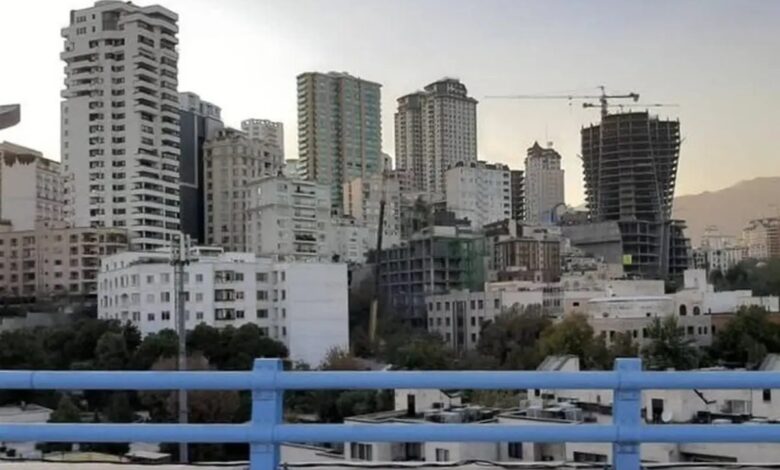 رئیس اتحادیه مشاوران املاک: قیمت هر متر خانه در شمال تهران بین ۳۰ تا ۵۰ میلیون تومان کاهش یافته / عوامل سیاسی هیچ تاثیری در بازار مسکن نداشته است