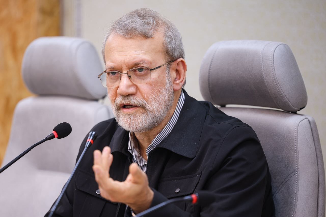 لاریجانی درباره مذاکرات هسته‌ای و احتمال دیدار تهران و واشنگتن: ما مذاکرات واقعی را قبول داریم، نه مذاکرات تصنعی / مذاکرات باید پایه‌های واقعی داشته باشند و نتیجه از قبل اعلام نشود / آمریکایی‌ها تلاش می‌کنند خود را نقطه عطف هر تحول در جهان نشان دهند؛ این نوعی خودفریبی است