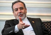 مجری: چرا از زمان بنی‌صدر تقریباً هر رئیس‌جمهور یا مقام بلندپایه‌ای که از دولت خارج می‌شود، خود را در جایگاه «اپوزیسیون» معرفی می‌کند / عراقچی: این فقط مختص ایران نیست / احمدی‌نژاد و دیگر رؤسای جمهوری پس از ترک منصب، ممکن است دیدگاه‌ها و مواضع خاص خود را داشته باشند و این دیدگاه‌ها در داخل ایران قابل تحمل و قابل جذب است / این در حقیقت نشانه‌ای از پویایی، انعطاف‌پذیری و گشودگی نظام است