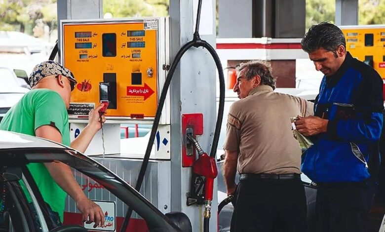 مازنی، نماینده سابق مجلس: تصمیم بنزینی سال ۹۸ در جلسه سران قوا گرفته شد؛ نه دولت نقش داشت و نه مجلس/ طرح سه فوریتی بازگشت قیمت دادیم اما شمخانی جلوی آن را گرفت