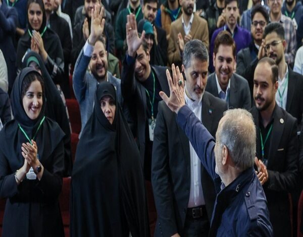 تصاویر: مراسم گرامیداشت روز دانشجو با حضور رئیس جمهور