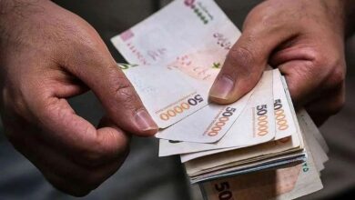 ابلاغ شرایط جدید حذف یارانهها / دهکهای ۸ تا ۱۰ که درآمد اعضای آنها از سقفهای تعیینشده فراتر باشد، مشمول حمایت دولت نیستند/ این سقف برای خانوار یک نفره ۳۰ میلیون تومان و برای خانواده پنج نفره، ۵۴ میلیون تومان تعیین شده/ خانوارهایی که در ۳ سال گذشته مقدار مصرف برق و گاز آنها از میزان استاندارد مربوطه بالاتر بوده هم حذف میشوند