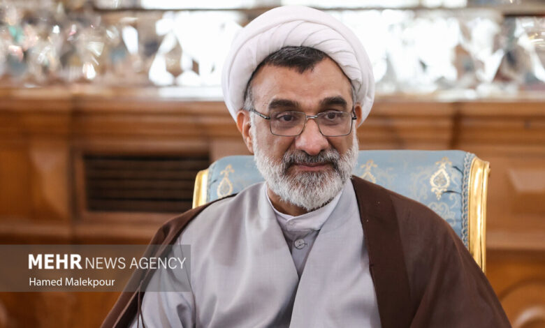 خسروپناه: مدعی هستیم که چرا غرب نهاد خانواده را متلاشی می‌کند - هشت صبح