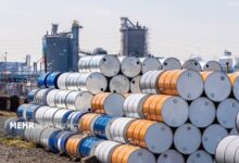 ادامه کاهش قیمت نفت پیش از تصمیم فدرالرزرو و مذاکرات صلح اوکراین - هشت صبح