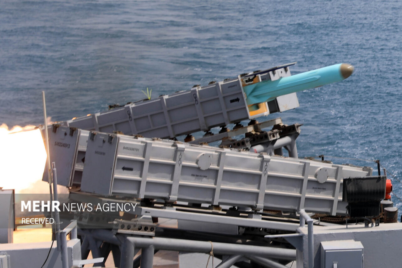 پیام قاطع رزمایش«اقتدار»نیروی دریایی سپاه از «نواب» تا موشکهای دوربرد