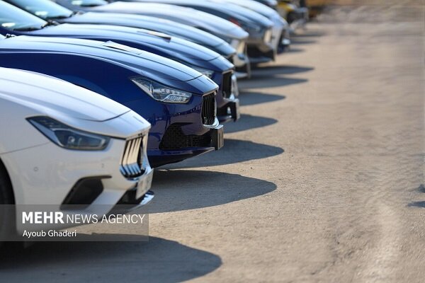 ضوابط واردات خودرو توسط ایرانیان خارج از کشور اعلام شد - هشت صبح