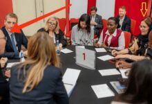 اعتراض ایثارگران به دیدار معاون سازمان استاندارد با مقام رژیم صهیونیست