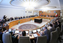 سیاستِ تعویق؛ روایتی از حکمرانی در حالت تعلیق و تصمیم‌گریزی - هشت صبح