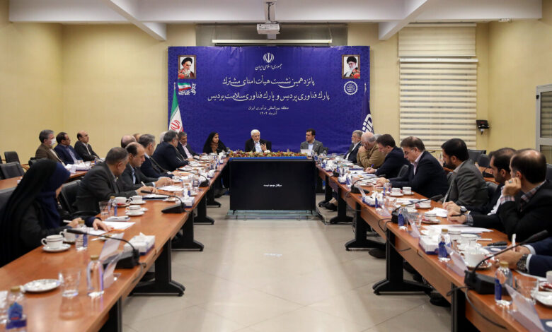 عارف: راهی جز نگاه دقیق راهبردی و هدفدار در حوزه علم و فناوری نداریم - هشت صبح