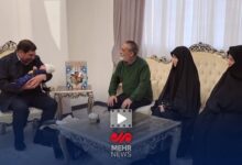 مخبر در دیدار با خانواده شهید ۱۲ روزه - هشت صبح