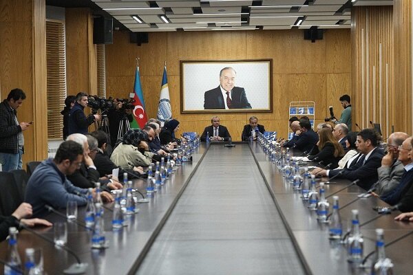 حضور و سخنرانی وزیر امور خارجه در دانشگاه دولتی باکو - هشت صبح