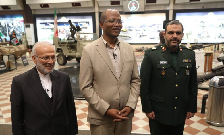 دستاوردهای فناورانه و دفاعی ایران پیش چشم مقامات دروازه آفریقا - هشت صبح