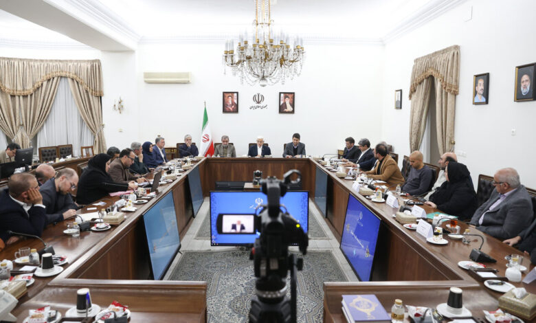 عارف: راهی جز استفاده از اقتصاد دیجیتال نداریم - هشت صبح