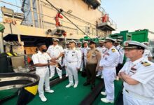 دریادار ایرانی از صنایع دریایی هند بازدید کرد - هشت صبح