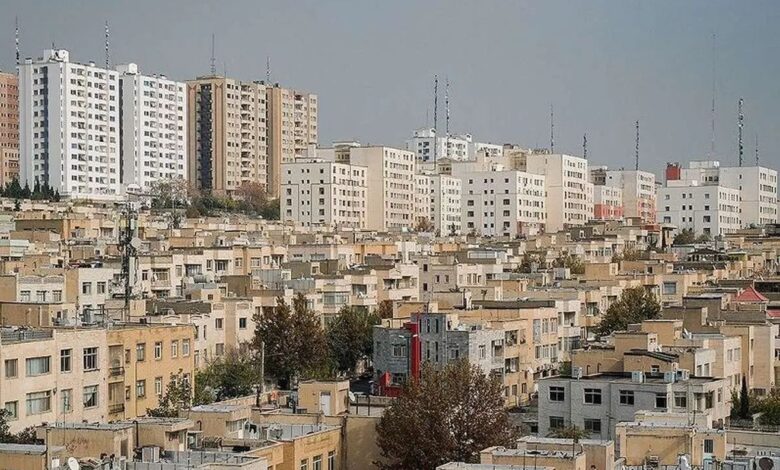 انجمن صنعت ساختمان: کف قیمت ساخت مسکن بدون هزینه زمین و انواع مجوزها، برابر ۴۰۰ دلار به ازای هر متر مربع است؛ یعنی ۶۰ میلیون تومان