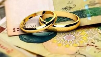 به هر یک از زوجین که تاریخ عقد آن‌ها واجد شرایط قانونی باشد، ۳۰۰ میلیون تومان تسهیلات تعلق می‌گیرد/ اگر سن زوج زیر ۲۵ و زوجه زیر ۲۳ سال باشد، این مبلغ برای آن‌ها ۳۵۰ میلیون تومان می‌شود/ به افراد بالای ۵۰ سال وام تعلق نمی‌گیرد/ باز پرداخت این تسهیلات برای تمامی زوجین، ۱۲۰ ماهه و با کارمزد ۴ درصد است