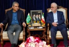 وزیر کشور در دیدار با همتای پاکستانی خود: هدفگذاری تجارت ۱۰ میلیارد دلاری ایران و پاکستان عملیاتی می‌شود / ان‌شاءالله پس از عبور از این شرایط، همراه با وزرای اقتصادی ایران به پاکستان خواهیم آمد