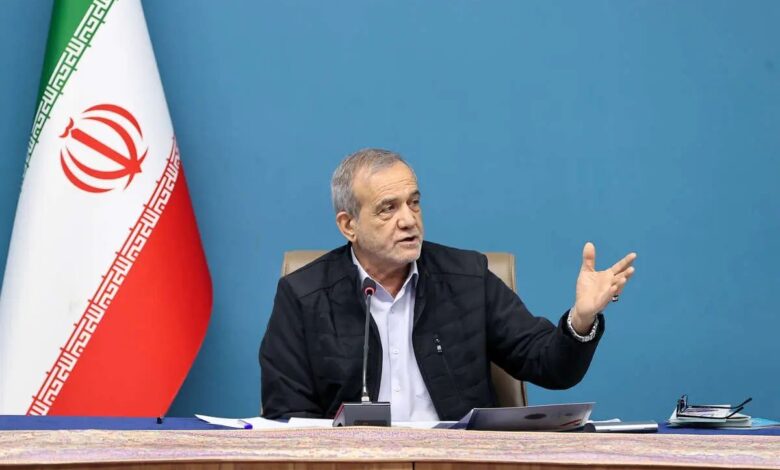 پزشکیان: دیپلماسی و دفاع دو بال قدرت ملی‌ هستند؛ نه میدان را ترک کرده‌ایم، نه میز مذاکره را/ اولویت ما امنیت ملی و آرامش مردم است/ با وحدت و عقلانیت ایران از این آزمون سربلند عبور خواهیم کرد