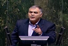 وزیر نفت: بسته‌ای از راهکار‌ها برای مدیریت مصرف سوخت ازجمله توسعه استفاده از سوخت‌های جایگزین بنزین و انتقال سهمیه بنزین از کارت‌های سوخت به کارت‌های بانکی در دست بررسی است /منابع حاصل از کاهش واردات بنزین صرف بهبود معیشت مردم می‌شود
