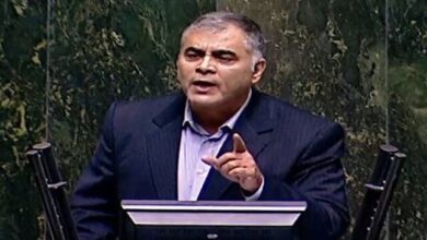 وزیر نفت: بسته‌ای از راهکار‌ها برای مدیریت مصرف سوخت ازجمله توسعه استفاده از سوخت‌های جایگزین بنزین و انتقال سهمیه بنزین از کارت‌های سوخت به کارت‌های بانکی در دست بررسی است /منابع حاصل از کاهش واردات بنزین صرف بهبود معیشت مردم می‌شود