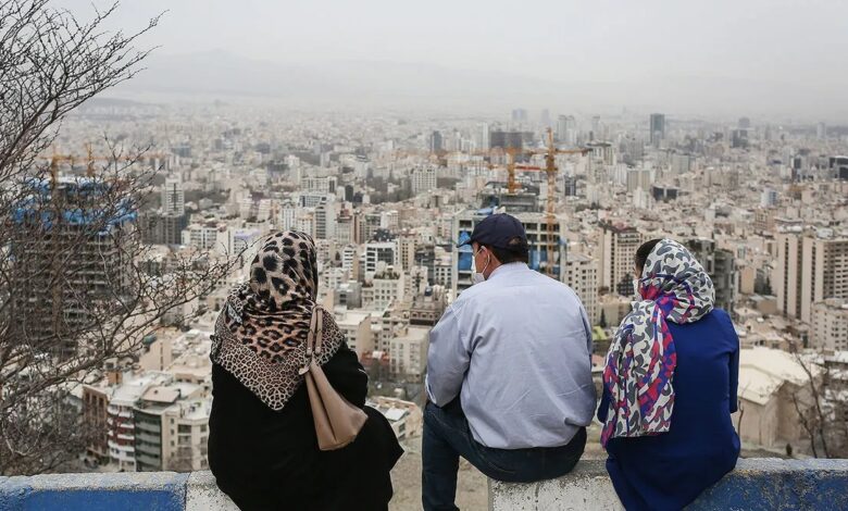 برخی سودجویان قیمت مصالح ساختمانی را تا ۱۰۰ درصد افزایش دادهاند؛ همین امر سبب شده که قیمت هر متر مربع مسکن تا ۷۰ درصد افزایش یابد/ در کشور ۶ میلیون مستاجر و ۳ میلیون واحد خالی داریم؛ یعنی به اندازه ۵۰ درصد نیاز کشور واحد خالی داریم
