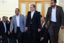 خبرنگار العربیه: یک تیم حقوقی پاکستانی برای حضور در مراسم امضای توافق میان ایران و آمریکا در یک کشور اروپایی شرکت خواهد کرد / تهران درخواست کرده است که توافق با آمریکا در یک کشور اروپایی امضا شود تا به آن جنبه و اعتبار بینالمللی داده شود