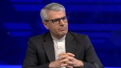 سخنگوی وزارت خارجه: جلسه نهادهای ذی‌ربط برای بررسی متن پیش نویس تفاهم اولیه در حال برگزاری است / درباره زمان، مکان و چگونگی نهایی شدن مذاکرات در این مرحله، باید منتظر تصمیم نهایی باشیم / هیچ‌یک از مطالب منتشرشده درباره محتوای مذاکرات را نمی‌توانم به صورت رسمی تأیید کنم