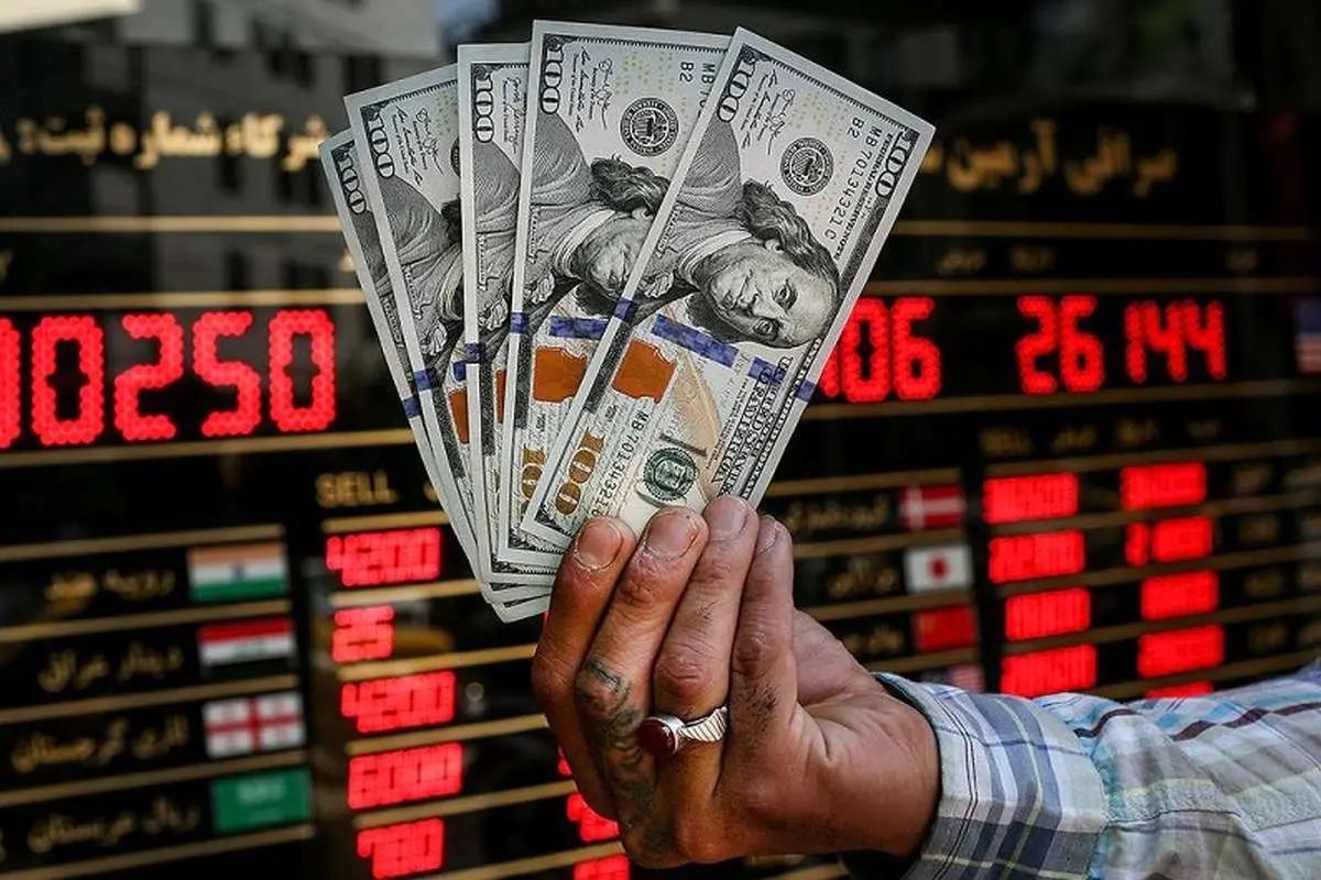 قیمت دلار ۱۶۳ هزار تومان شد