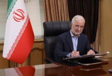 مومنی: ایران مقتدرتر از هر زمان دیگری در برابر تهدیدات ایستاده است - هشت صبح