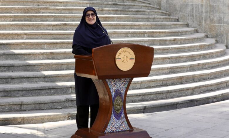 مهاجرانی: مستمریبگیران حداقلی، ۶۰ درصد افزایش حقوق خواهند داشت - هشت صبح