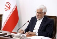 عارف: دشمن توطئه کرد، ملت ایستاد و انقلاب جهش یافت - هشت صبح