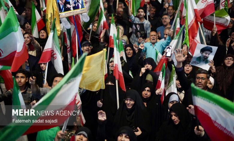 بعثت مجدد ملت ایران پس از انقلاب اسلامی اتفاق افتاد - هشت صبح