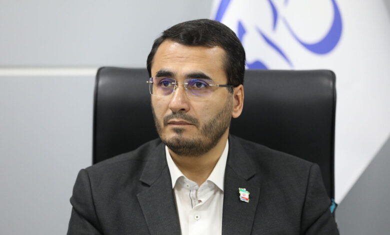 متفکرآزاد: حل مسائل جهان اسلام با دیپلماسی پارلمانی امکان‌پذیر است - هشت صبح