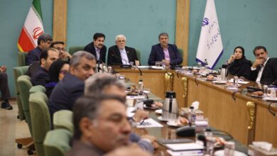 عارف: هنوز محرومیت‌زدایی به معنای واقعی اتفاق نیفتاده است‌ - هشت صبح