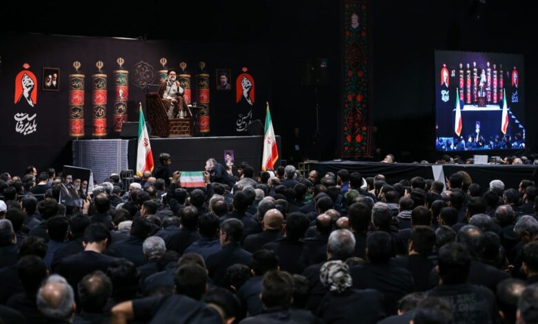آخرین شب عزاداری در جوار محل شهادت قائد شهید انقلاب اسلامی برگزار شد - هشت صبح
