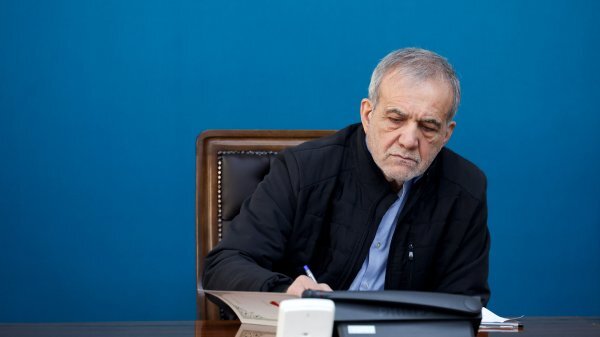 پیام تبریک پزشکیان به تیم ملی کشتی آزاد نوجوانان