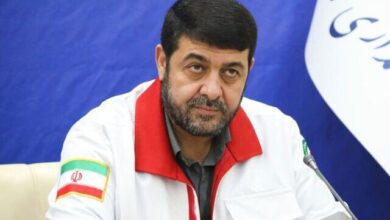 روایت رئیس هلال‌احمر از نخستین دقایق پس از حمله به بیت رهبری: از هر فردی که سؤال می‌کردیم آیا حضرت آقا در محل حضور دارند یا خیر، پاسخ می‌دادند که خیر / حوالی ظهر بود که پیکر حضرت آقا را پیدا کردیم و حضور ایشان در بیت برایمان مسجل شد / یکی از مشکلات این بود که نیروهای آتش‌نشانی برای ورود به محل باید از نظر امنیتی بررسی می‌شدند و همین موضوع باعث شد ورود آن‌ها کمی زمان ببرد
