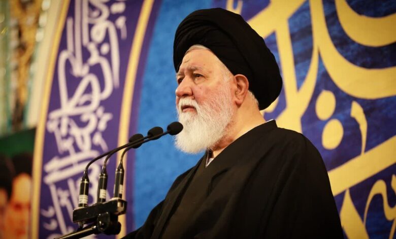 علم الهدی: اگر رییس‌جمهور تفاهم با آمریکا را امضا کرده با اجازه رهبری بوده است؛ بنابراین ما حق مواجهه با ایشان و این تفاهم را نداریم