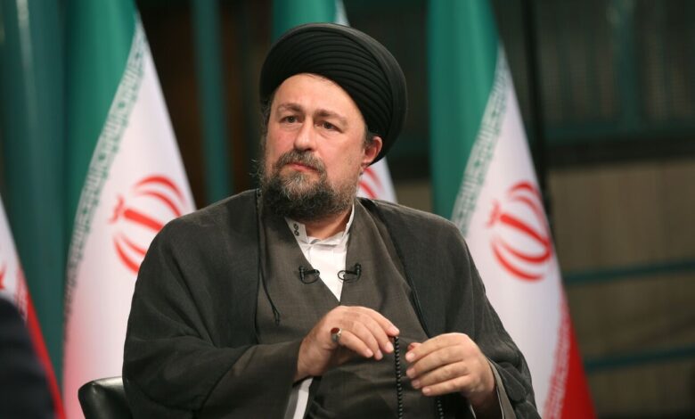 سید حسن خمینی: نظامی‌ها در موقعیت نظامی شجاع هستند، ولی برای گفتن عقاید خود حساب و کتاب می‌کنند/ با عظمت از این مرحله عبور کردیم/ به برکت خون شهدا، سال‌های خوبی پیش روی داریم