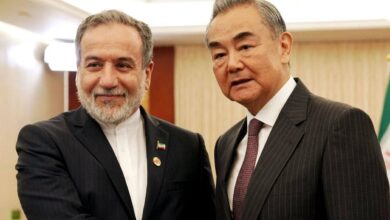 وزیر خارجه ایران جزییات یادداشت تفاهم اسلام آباد برای همتای چینی خود تشریح کرد / عراقچی: مسئولیت اجرای کامل و حسن اجرای مفاد این تفاهم، به‌ویژه در زمینه پایان دادن به جنگ در تمامی جبهه‌ها، بر عهده ایالات متحده آمریکاست / امیدوارم ایران و چین بتوانند از فرصت‌های این تفاهم نامه برای توسعه روابط خود به ویژه در حوزه‌های انرژی و اقتصادی بهره‌مند شوند