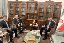 غریبآبادی با سفیران چین و روسیه دیدار کرد؛ بررسی آخرین تحولات مربوط به پیش نویس یادداشت تفاهم اسلام آباد