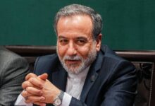 عراقچی: روز جمعه احتمالاً در کشور سوئیس تفاهمنامه بین روسای هیئت‌های مذاکره کننده ایران و آمریکا امضا شود / شب گذشته تفاهم‌نامه ای را با آمریکا به سرانجام رساندیم که بخشی از قسمت‌های آن از امروز و بخشی دیگر از روز جمعه و بعد از امضای نهایی و اصلی اجرایی می‌شود / این توافق می‌تواند راهگشایی‌های اقتصادی برای ما داشته باشد