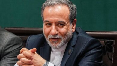 عراقچی: روز جمعه احتمالاً در کشور سوئیس تفاهمنامه بین روسای هیئت‌های مذاکره کننده ایران و آمریکا امضا شود / شب گذشته تفاهم‌نامه ای را با آمریکا به سرانجام رساندیم که بخشی از قسمت‌های آن از امروز و بخشی دیگر از روز جمعه و بعد از امضای نهایی و اصلی اجرایی می‌شود / این توافق می‌تواند راهگشایی‌های اقتصادی برای ما داشته باشد