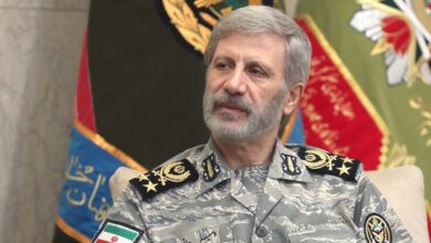 امیر حاتمی: یقه کسانی که رهبر عزیز ما را شهید کردند، رها نخواهیم کرد - هشت صبح