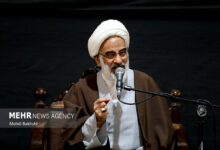 حاجی صادقی: رهبر شهید، تجلی دینداری واقعی و عامل حیات جامعه بود - هشت صبح